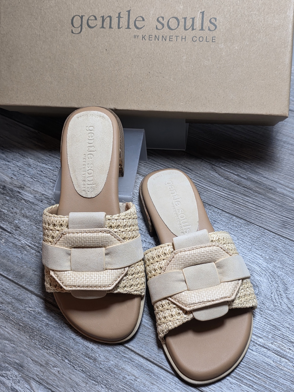 Gentle Souls by Kenneth Cole Women's Hudson Raffia Slip-on Sandals Sz 5 *NWB